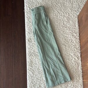 Lululemon Green Ribbed Pants